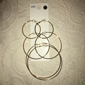 Hoop earring set (never worn / brand new )